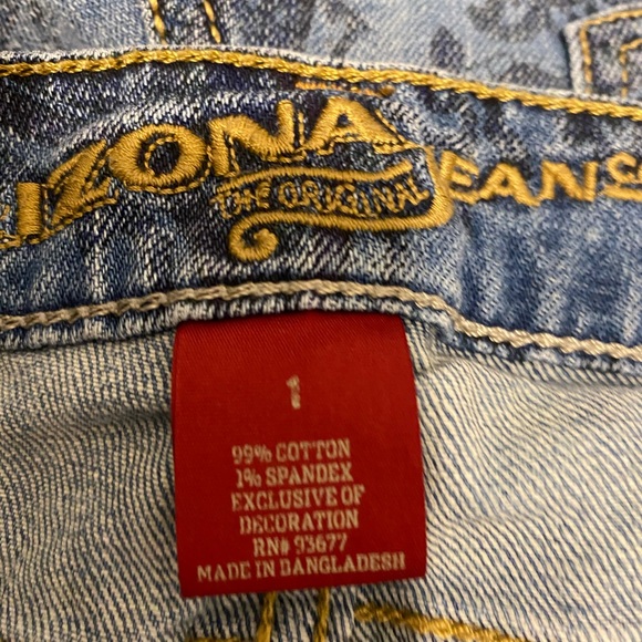 ⚫️- Arizona Jean Co denim paisley print shorts juniors size 1 - Picture 6 of 6